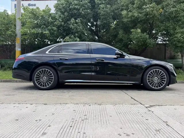 Mercedes-Benz E-Class — Фото автомобиля 8