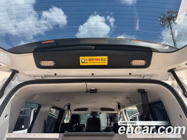 Hyundai Staria Staria L3.5 Инвалидная коляска Подъёмник/Slope — Фото автомобиля 13