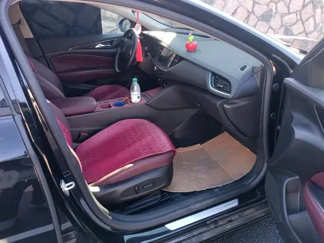 Buick Regal — Фото автомобиля 8