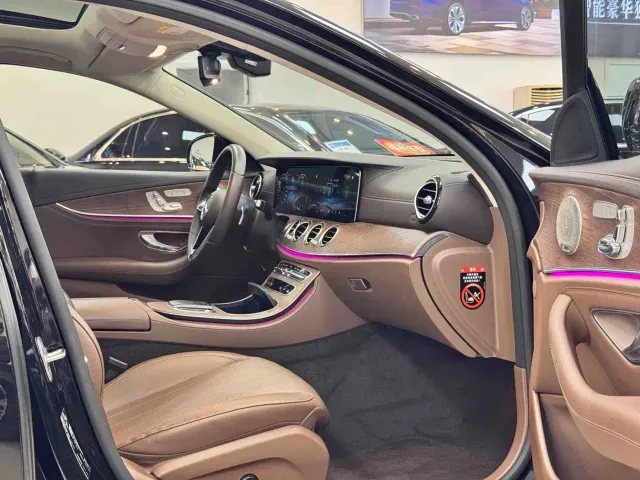 Mercedes-Benz E-Class — Фото автомобиля 17