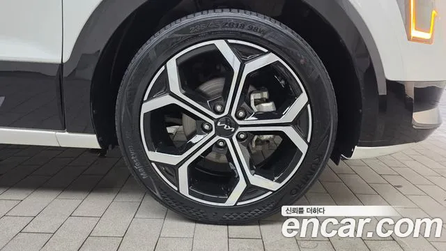 Kia Niro — Фото автомобиля 21