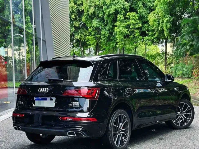 Audi Q5L — Фото автомобиля 2