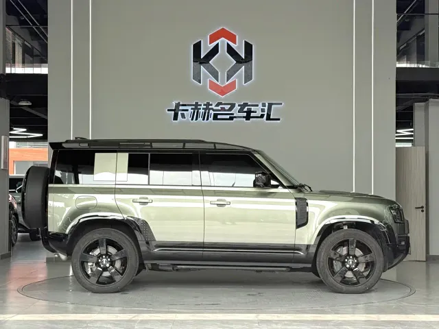 Land Rover Defender — Фото автомобиля 4