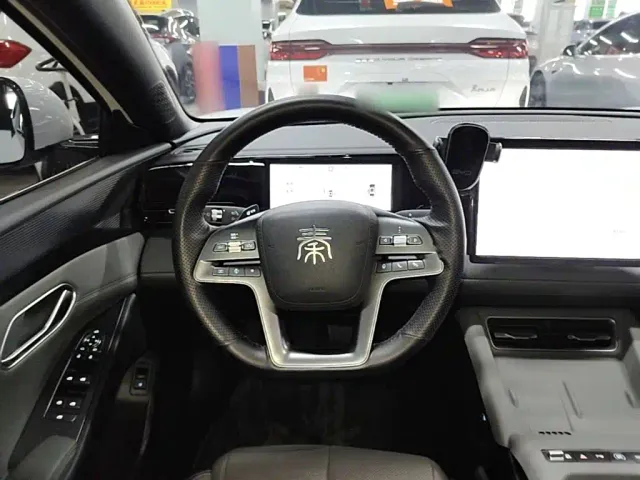 BYD Qin L — Фото автомобиля 10
