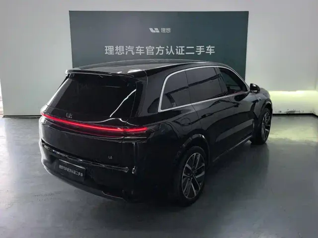 Li Auto L8 — Фото автомобиля 3