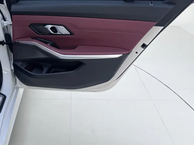 BMW 3 Series — Фото автомобиля 22