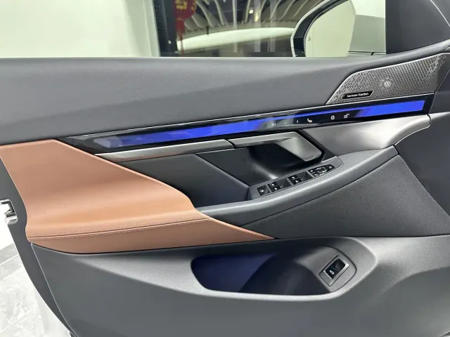 BMW 5 Series — Фото автомобиля 19