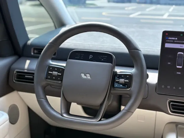 Li Auto MEGA — Фото автомобиля 8