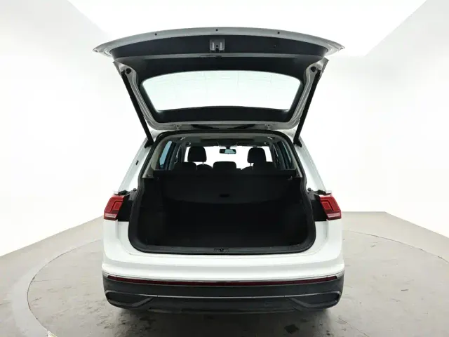 Volkswagen Tiguan L — Фото автомобиля 8