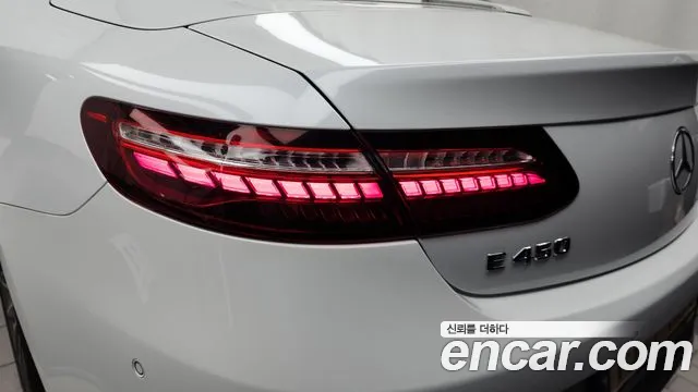 Mercedes-Benz E-Class — Фото автомобиля 23