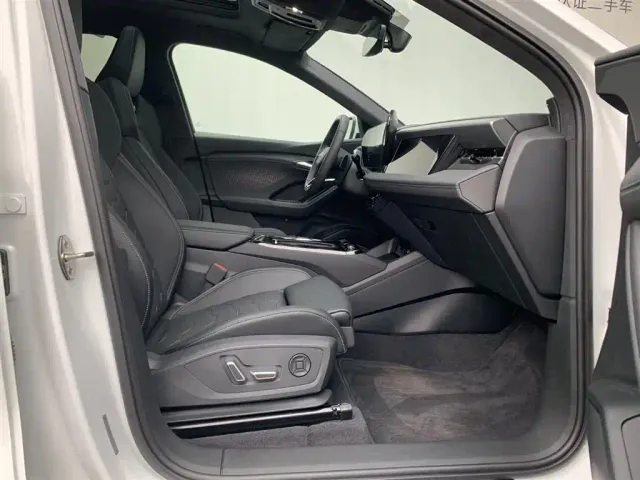 Audi Q6L e-tron — Фото автомобиля 15