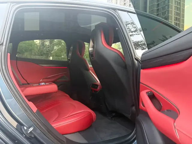 Xiaomi SU7 — Фото автомобиля 4