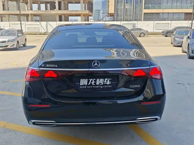 Mercedes-Benz E-Class — Фото автомобиля 11