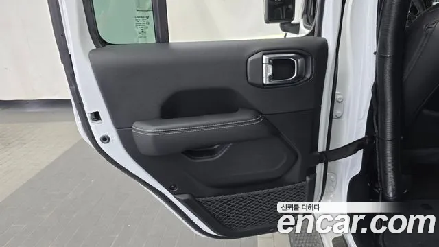 Jeep Wrangler JL — Фото автомобиля 14
