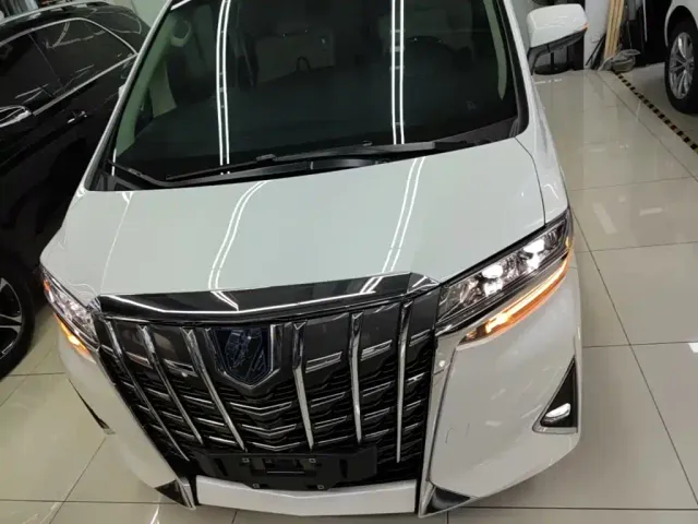 Toyota Alphard — Фото автомобиля 2
