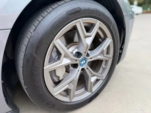 BMW i3 — Фото автомобиля 16