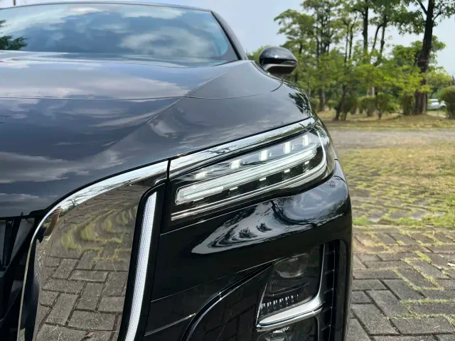Hongqi H5 — Фото автомобиля 8