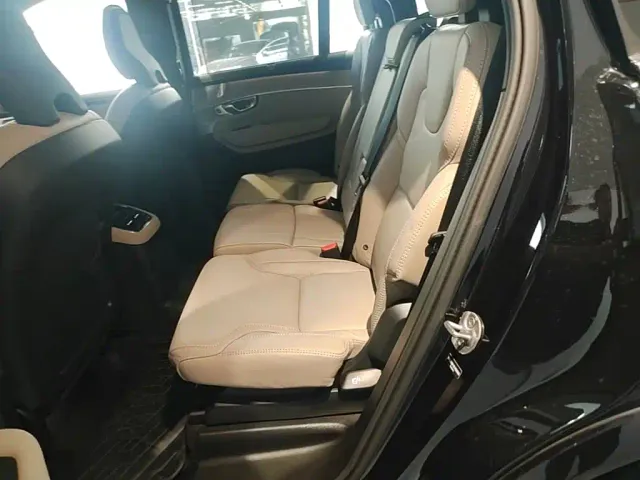 Volvo XC90 — Фото автомобиля 16