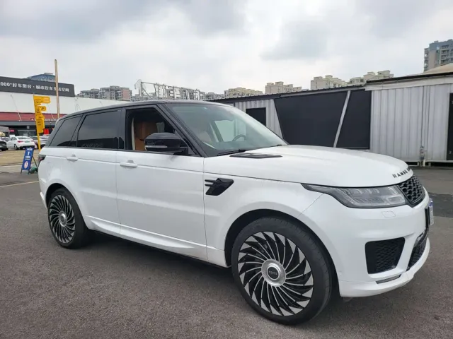 Land Rover Range Rover Sport — Фото автомобиля 3