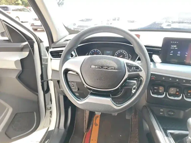 BAIC X3 — Фото автомобиля 10