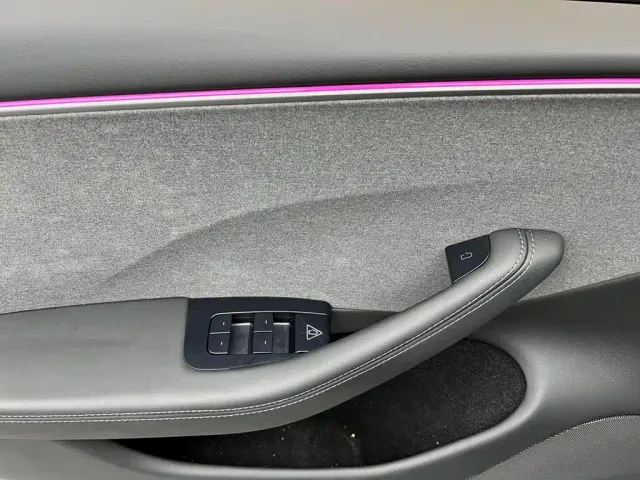 Tesla Model 3 — Фото автомобиля 19