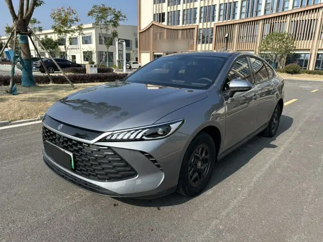 Фотография автомобиля — BYD Qin PLUS