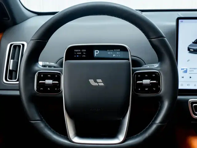 Li Auto L6 — Фото автомобиля 17