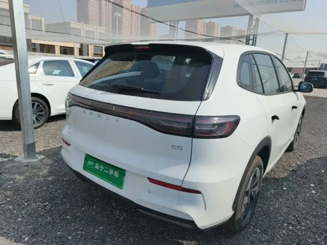 Geely Galaxy E5 — Фото автомобиля 6