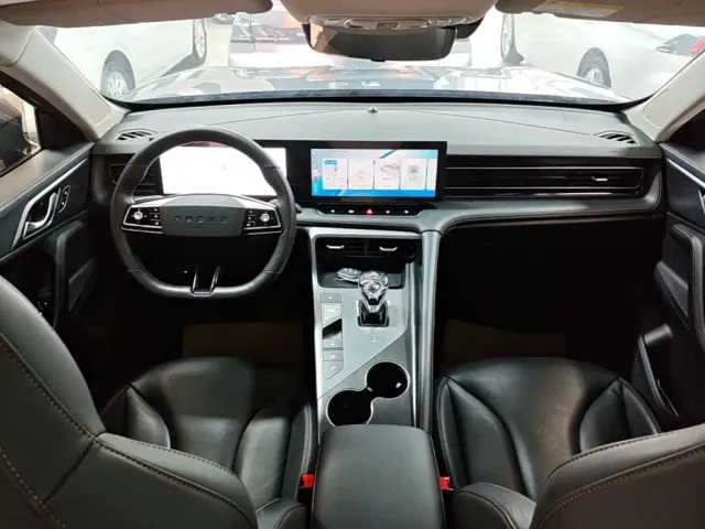 Roewe RX5 — Фото автомобиля 9