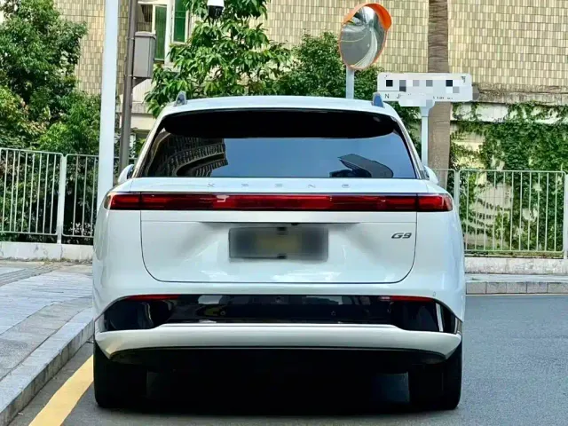 Xpeng G9 — Фото автомобиля 5