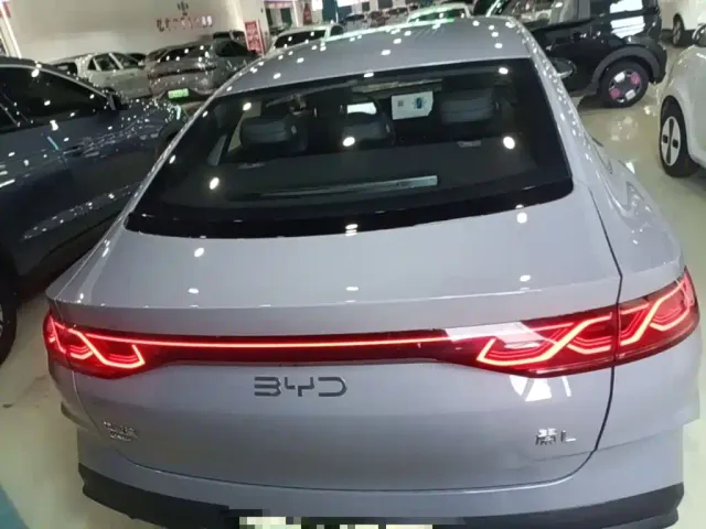 BYD Qin L — Фото автомобиля 5