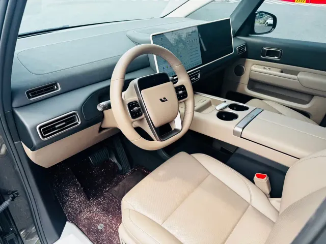 Li Auto MEGA — Фото автомобиля 10