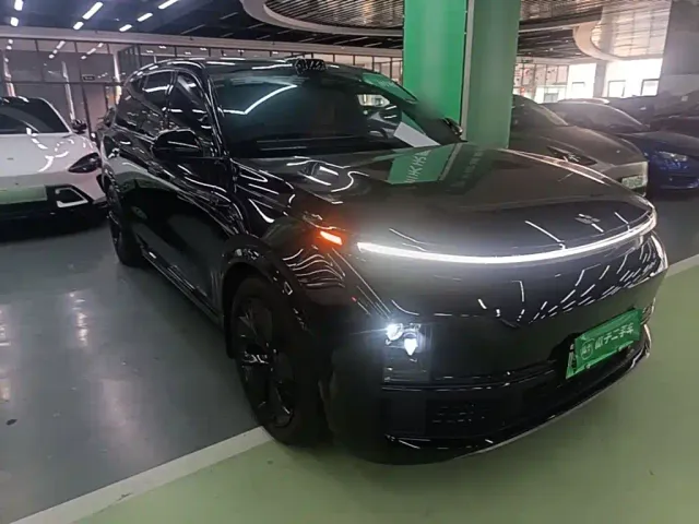Li Auto L9 — Фото автомобиля 3