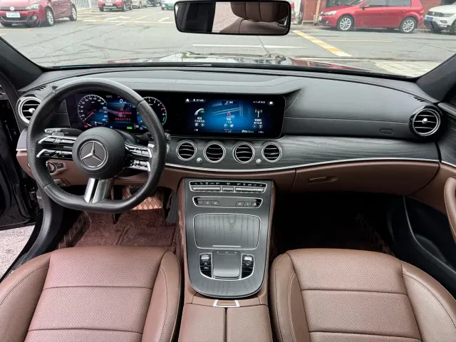 Mercedes-Benz E-Class — Фото автомобиля 9