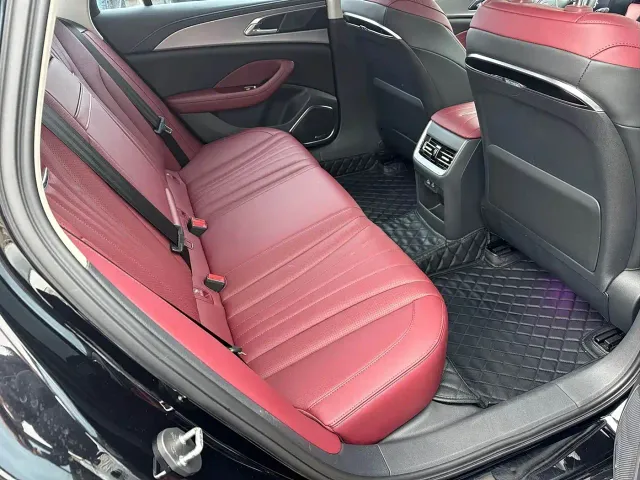 Hongqi H5 — Фото автомобиля 14