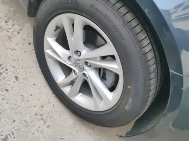 Buick Regal — Фото автомобиля 6