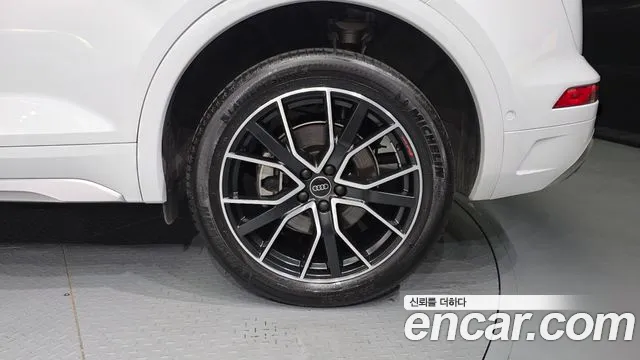 Audi Q5 45 TFSI quattro Premium — Фото автомобиля 19