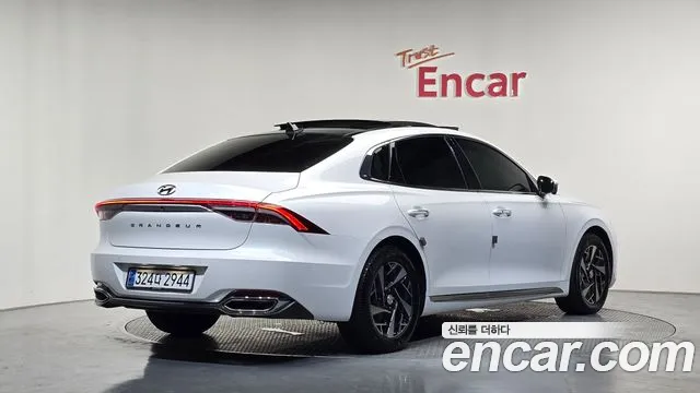 Hyundai Grandeur — Фото автомобиля 2