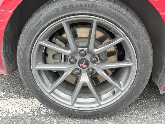 Tesla Model 3 — Фото автомобиля 11