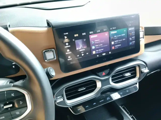 Geely ICON — Фото автомобиля 12