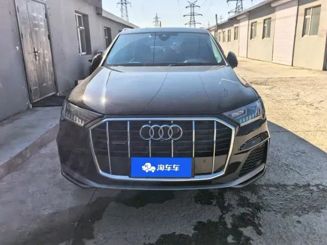 Audi Q7 — Фото автомобиля 2