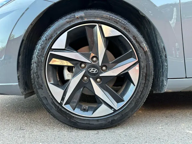 Hyundai Elantra — Фото автомобиля 20