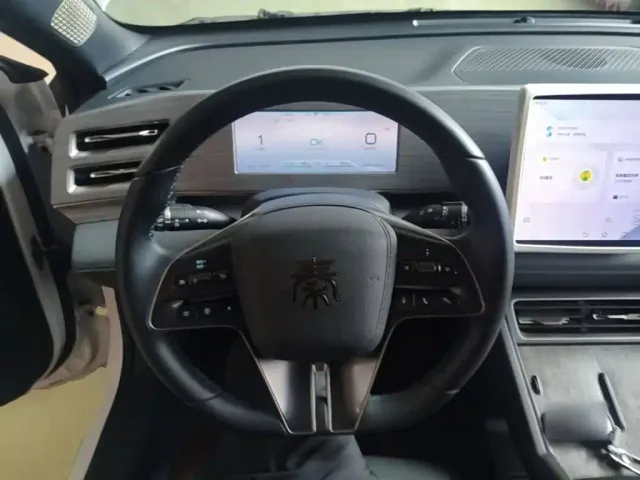 BYD Qin L — Фото автомобиля 10