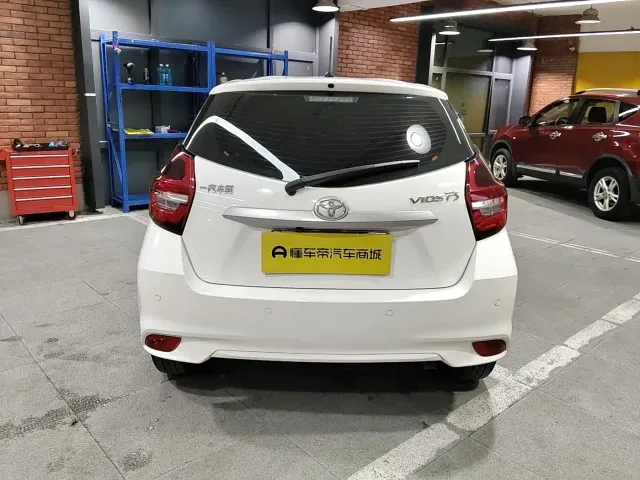 Toyota Vios FS — Фото автомобиля 8
