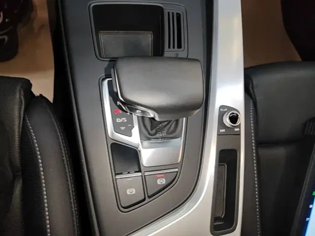 Audi A4L — Фото автомобиля 13