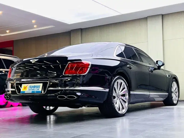 Bentley Flying Spur — Фото автомобиля 4
