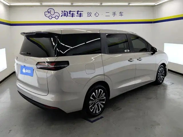 Wuling Starlight 730 — Фото автомобиля 3