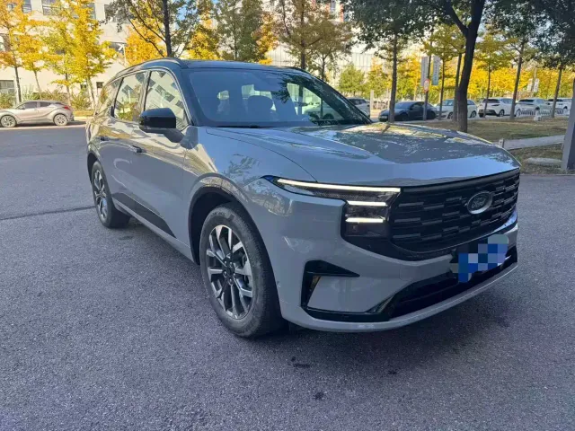 Ford Edge — Фото автомобиля 3