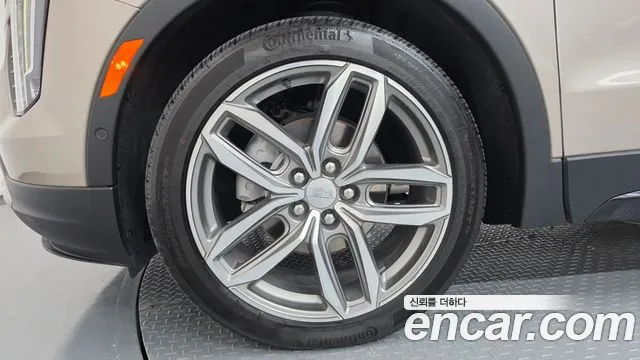 Cadillac XT4 — Фото автомобиля 5