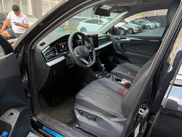Volkswagen Tiguan L — Фото автомобиля 3
